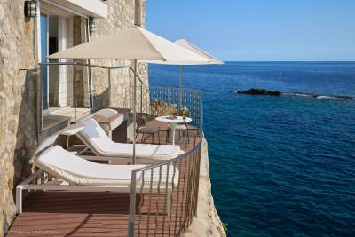 Terrasse 520 ·<br />
Hôtel Luxe Eze Bord de Mer<br />