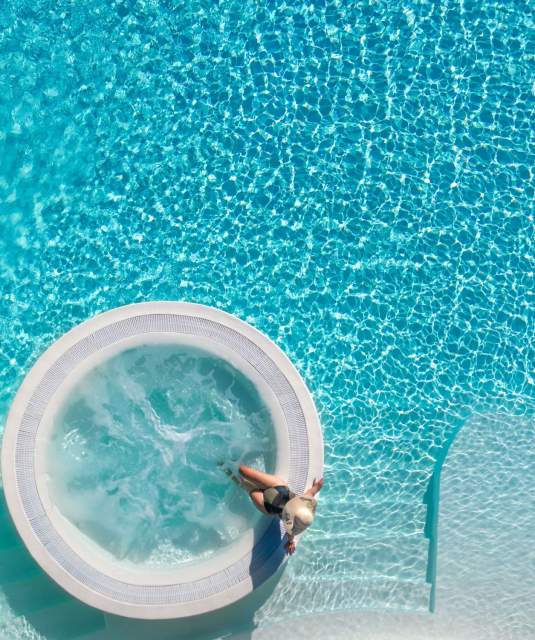 Cap Estel Swimming pool Jacuzzi · Luxury Hotel Côte d'Azur